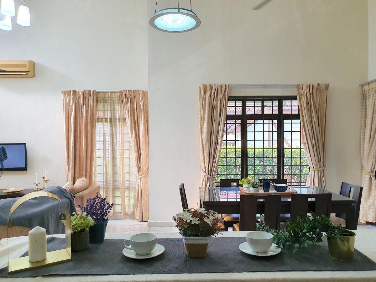 Melaka Afamosa Villa With Private Pool For 10 Pax ألور غاجا المظهر الخارجي الصورة