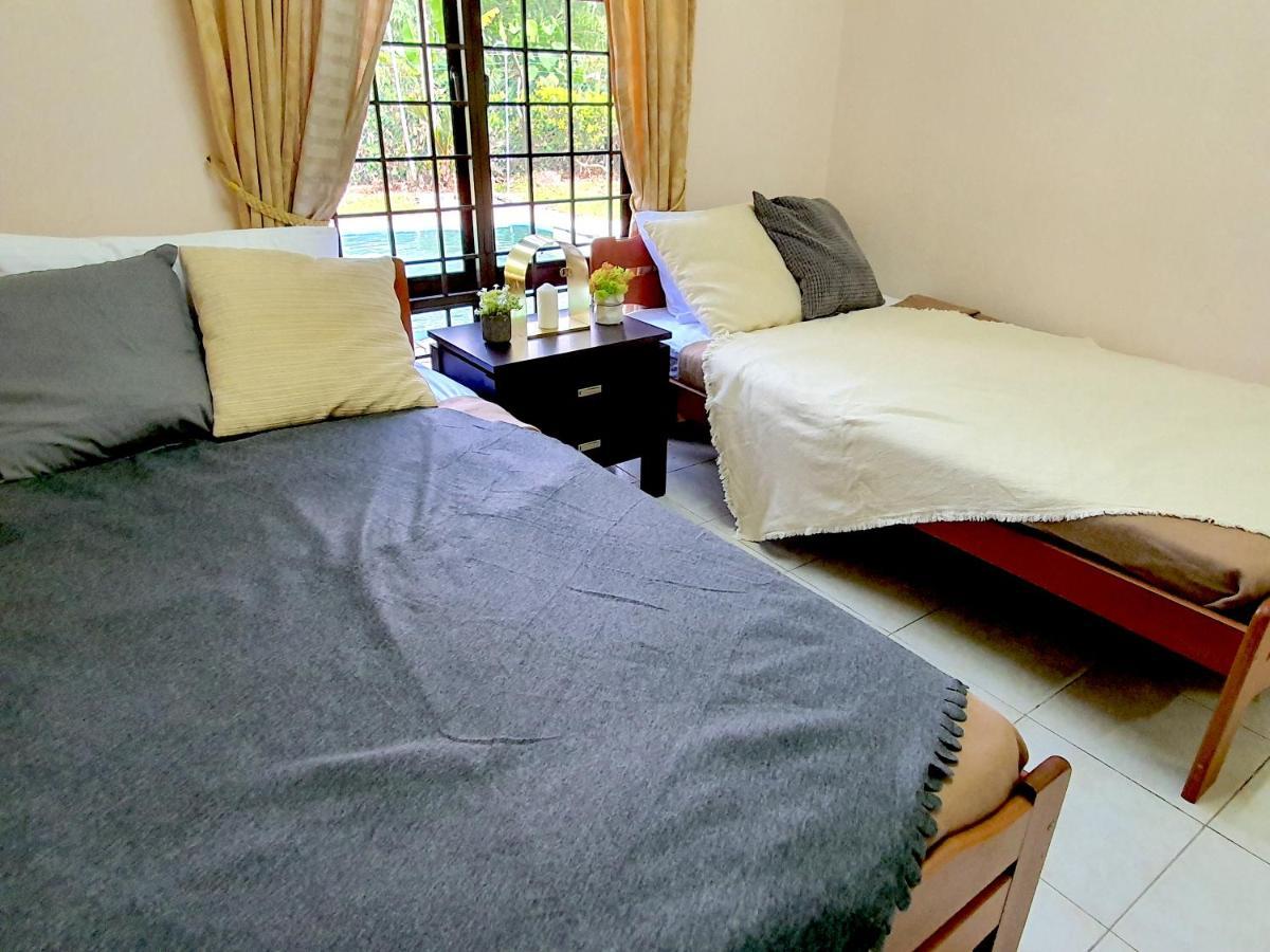 Melaka Afamosa Villa With Private Pool For 10 Pax ألور غاجا المظهر الخارجي الصورة